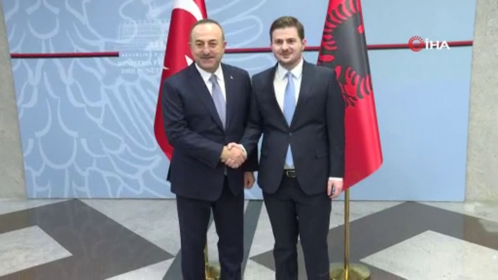 Bakan Çavuşoğlu, Arnavutluk Dışişleri Bakanı ile görüştü
