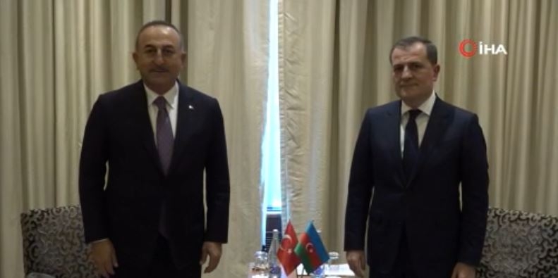 Bakan Çavuşoğlu, Azerbaycanlı mevkidaşı Bayramov ile görüştü