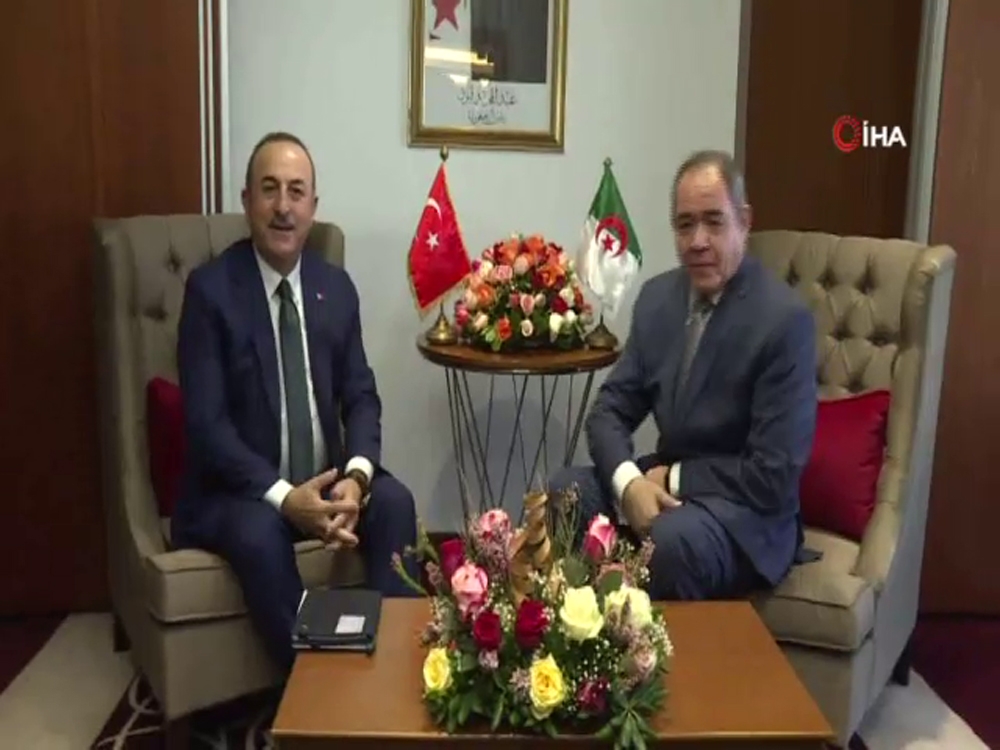 Bakan Çavuşoğlu Cezayirli mevkidaşıyla görüştü