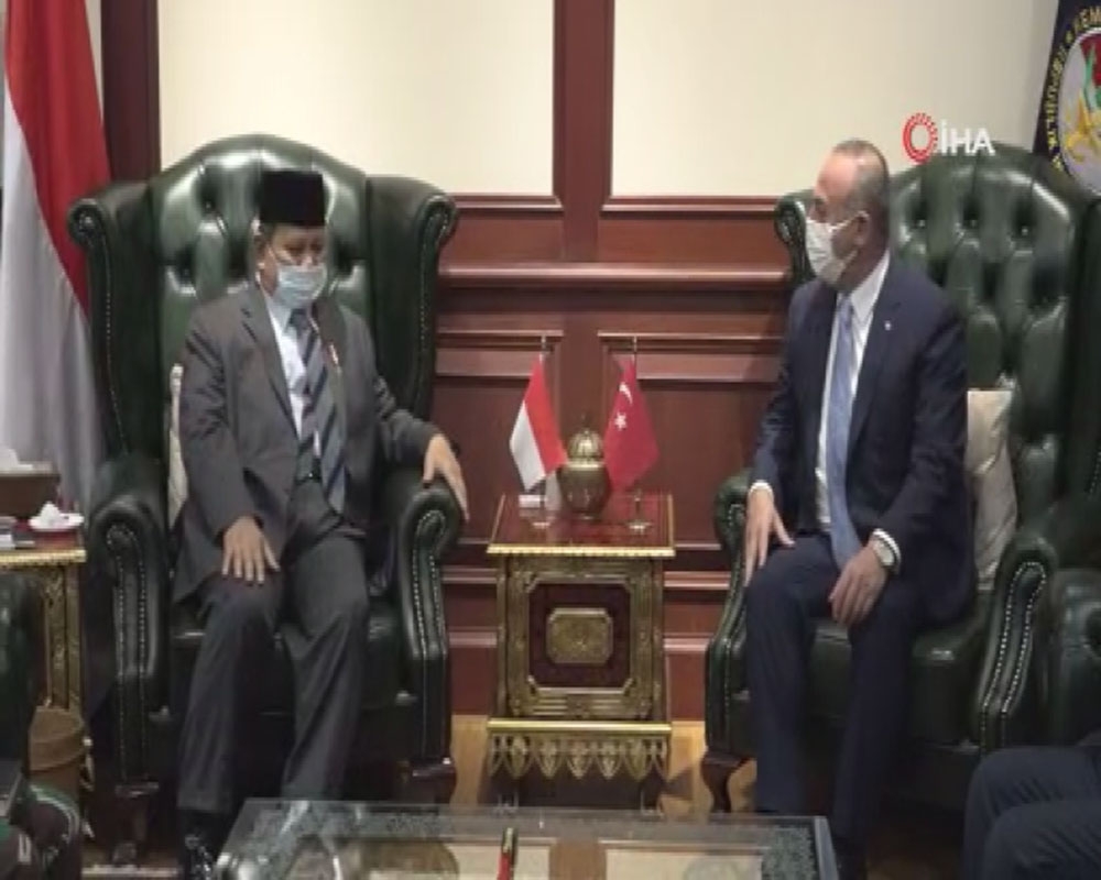 Bakan Çavuşoğlu, Endonezya Savunma Bakanı Subianto ile bir araya geldi