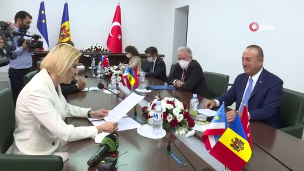 Bakan Çavuşoğlu, Gagauz Özerk Yeri Başkanı Vlah ile görüştü