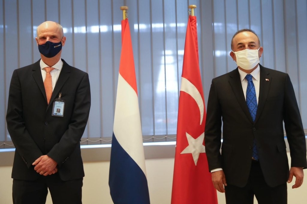 Bakan Çavuşoğlu, Hollanda Dışişleri Bakanı Blok ile görüştü