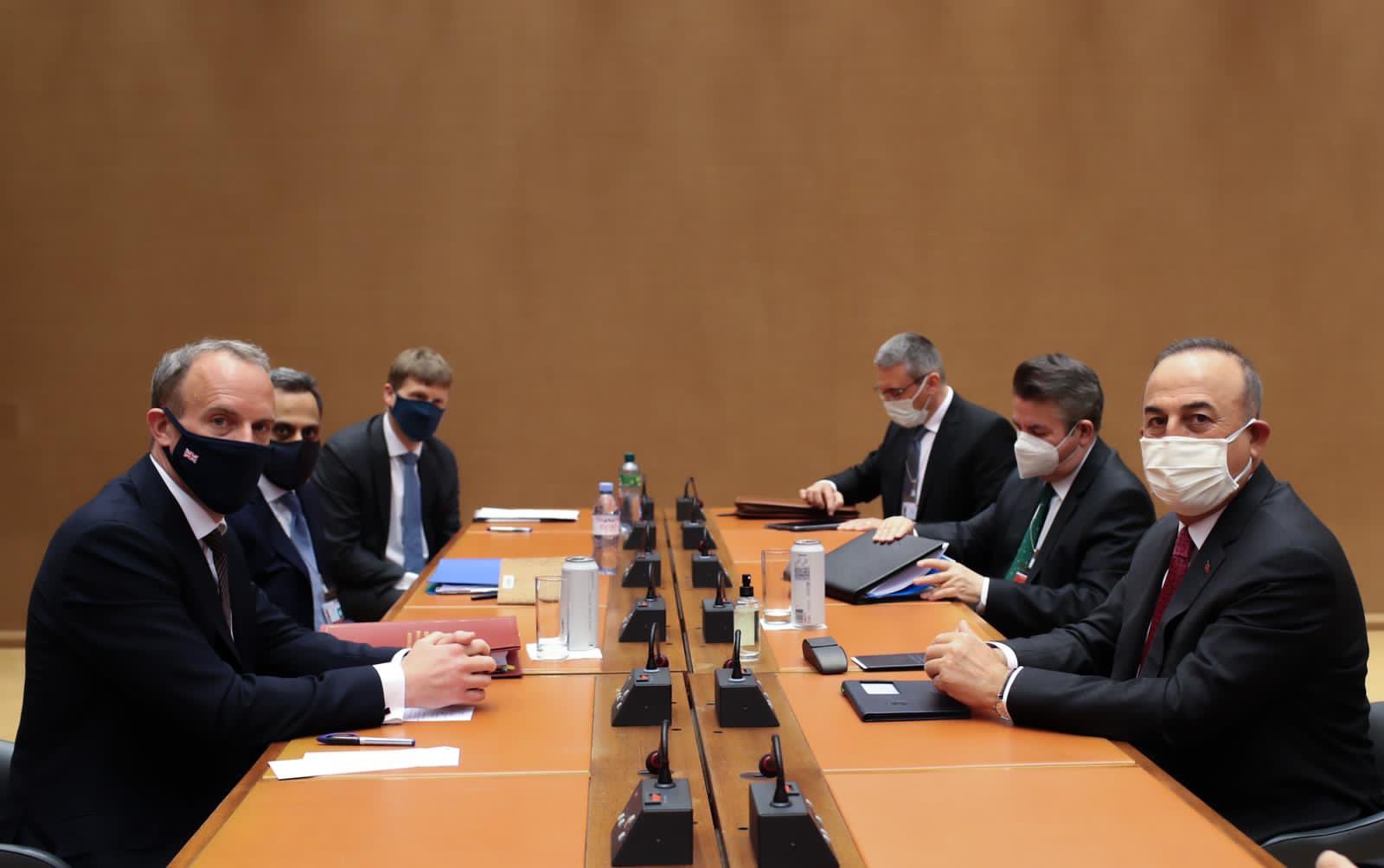 Bakan Çavuşoğlu, İngiliz mevkidaşı Raab ile görüştü