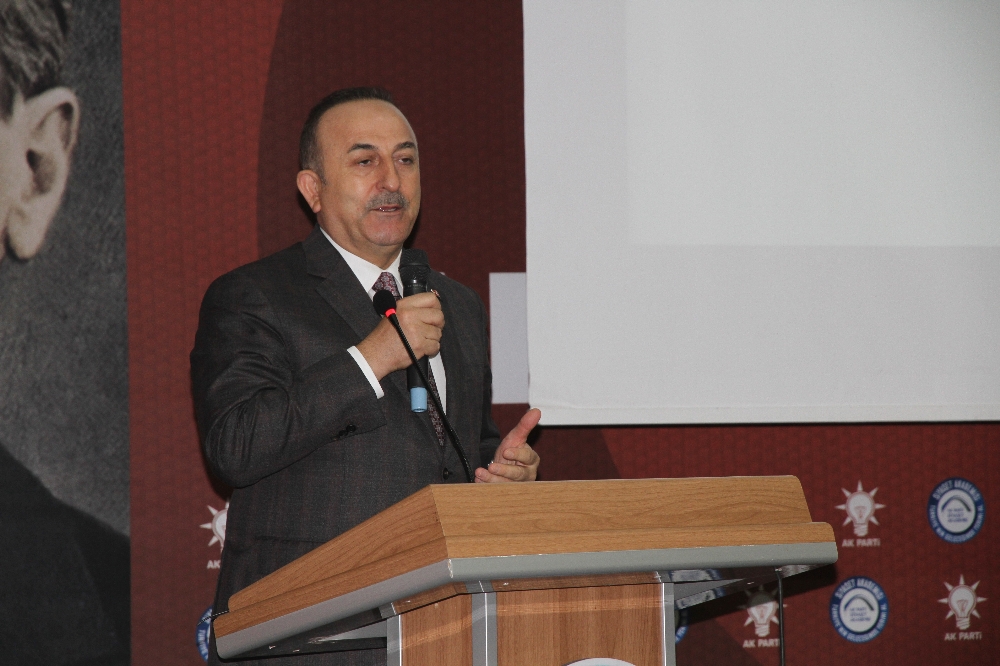 Bakan Çavuşoğlu, Mardin’de Siyaset Akademisi programına katıldı