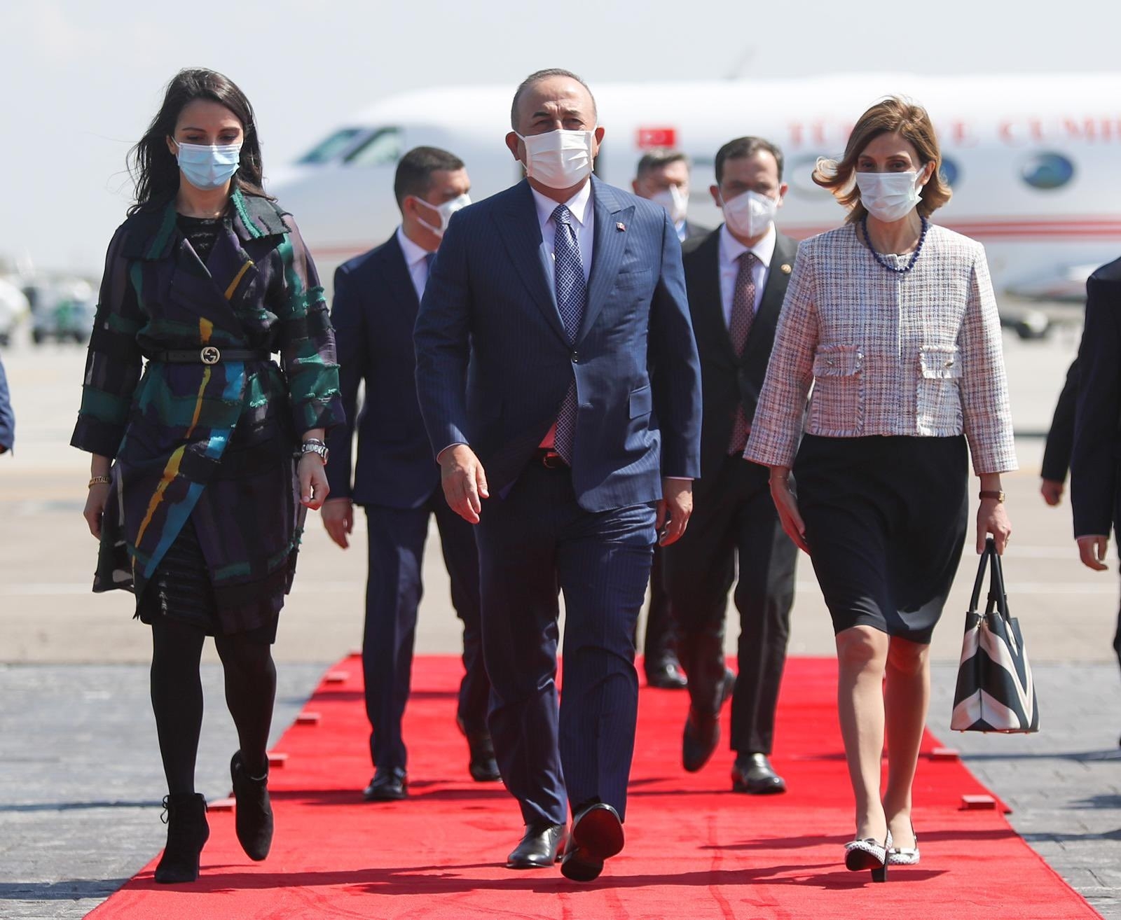 Bakan Çavuşoğlu, Romanyalı mevkidaşı Aurescu ile görüştü