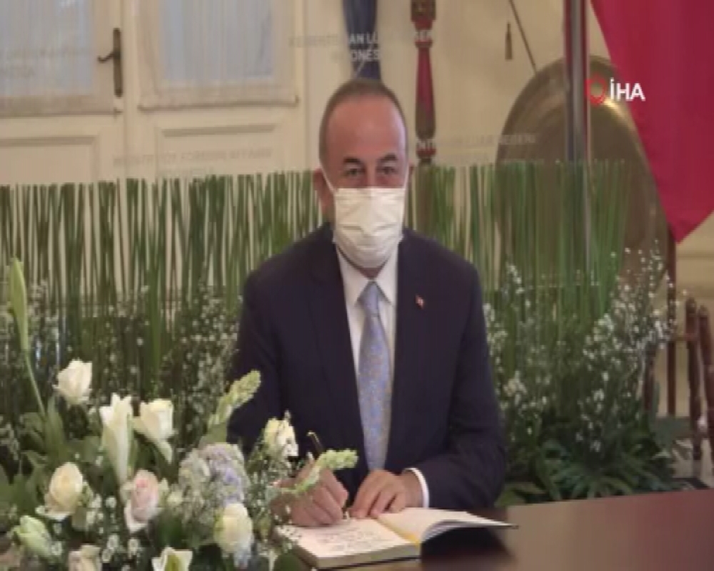 Bakan Çavuşoğlu: 