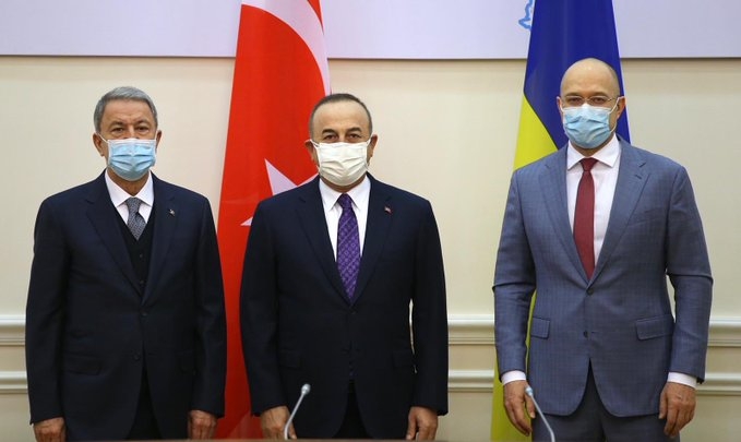 Bakan Çavuşoğlu ve Bakan Akar, Ukrayna Başbakanı Şmihal ile görüştü