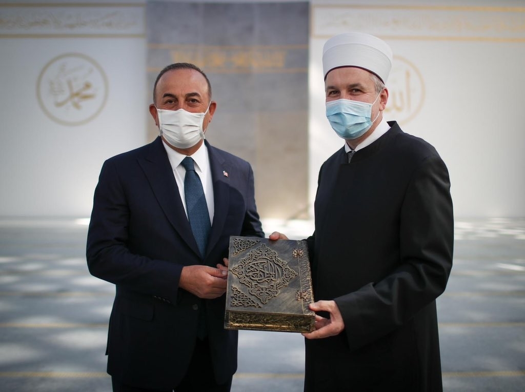 Bakan Çavuşoğlu’ndan Lübliyana Camisi ve İslam Kültür Merkezi’ne ziyaret