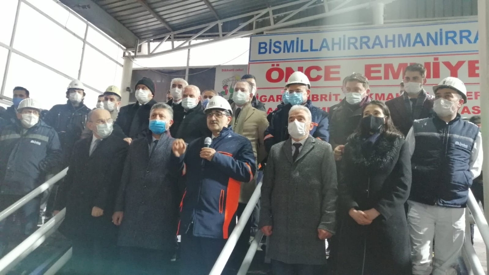 Bakan Dönmez: “Bana göre kömürün karası altının parasından daha değerli”