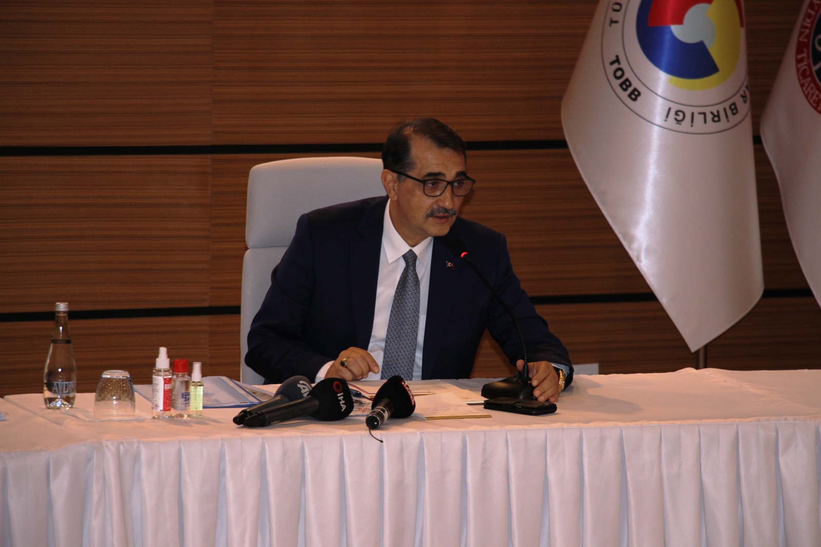 Bakan Dönmez: “Belediye başkanları doğal gaz çalışmalarına destek vermeli”