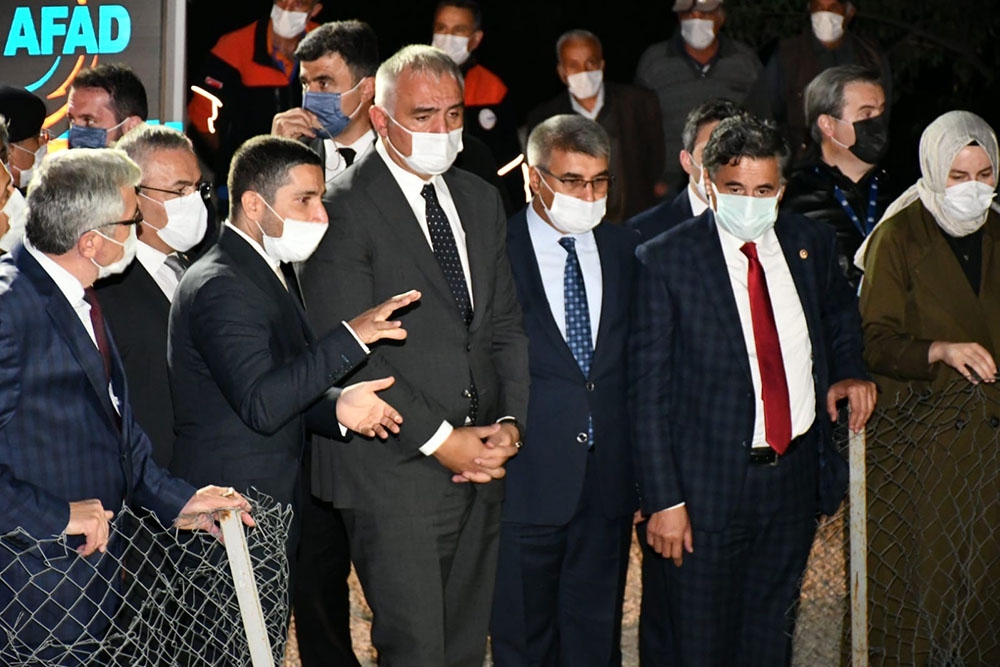 Bakan Ersoy 5 bin 500 yıllık antik kentte incelemelerde bulundu