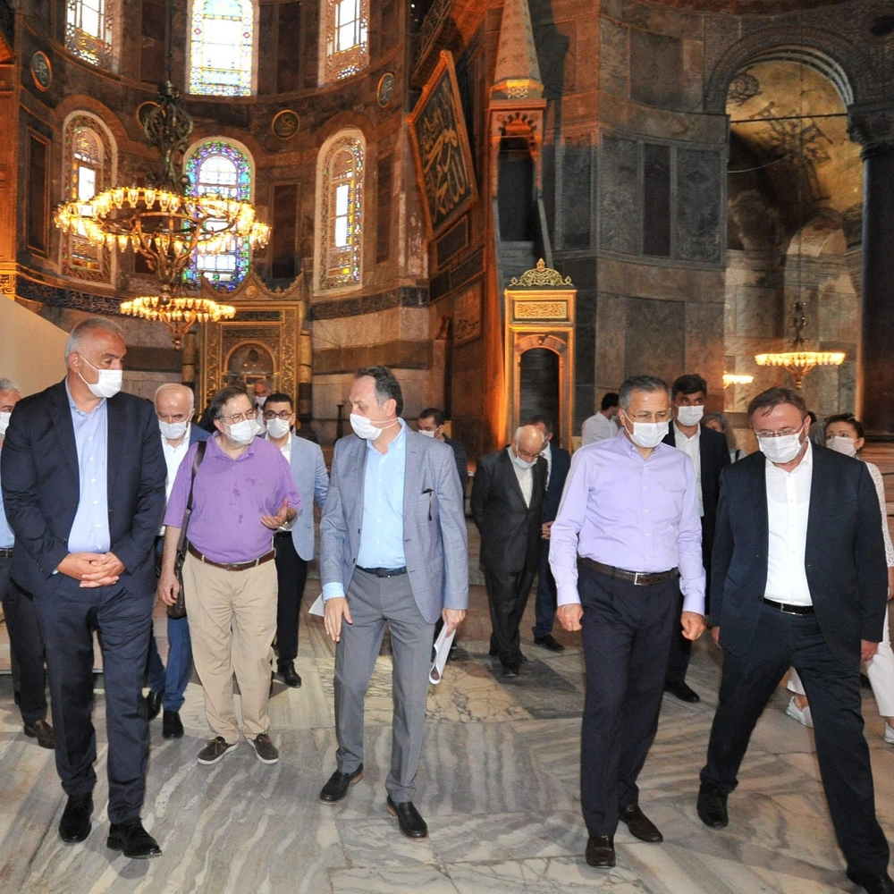 Bakan Ersoy ve Diyanet İşleri Başkanı Erbaş, Ayasofya Camii’nde incelemelerde bulundu