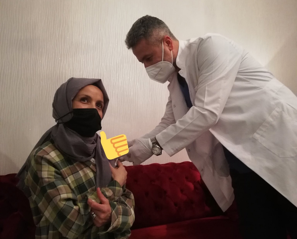 Bakan Fahrettin Koca ikna etti Anaokulu öğretmeni aşısını oldu