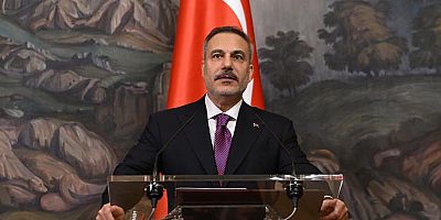 Bakan Fidan Paris'te 