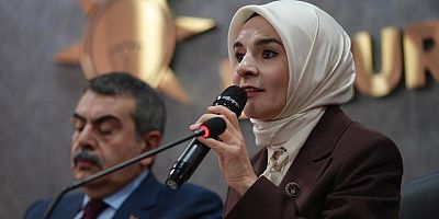 Bakan Göktaş: Biz turist gibi belirli günlerde deprem bölgesine gitmiyoruz