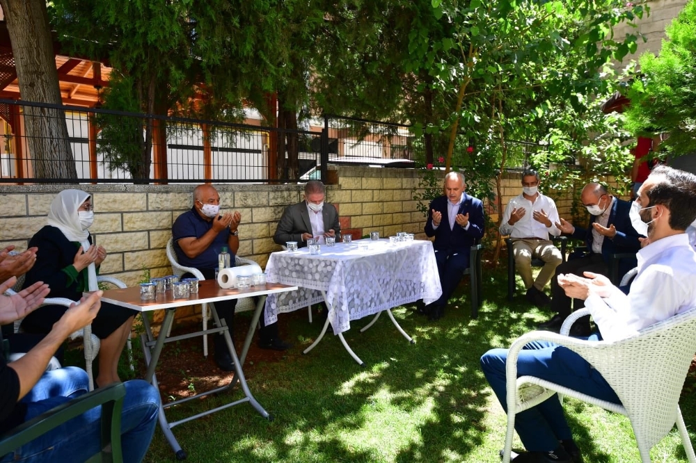 Bakan Gül, Duygu Delen’in ailesi ile görüştü