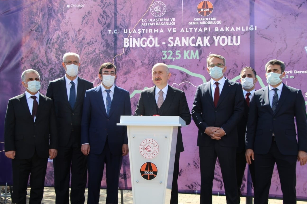 Bakan Karaismailoğlu: “Bölünmüş yol uzunluğumuzu 28 bin 200 kilometrenin üzerine çıkardık”