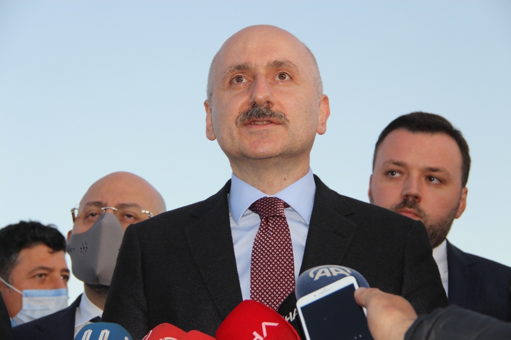 Bakan Karaismailoğlu Erzurum Havalimanı’nda incelemelerde bulundu