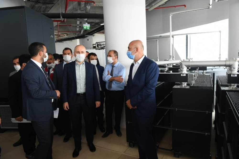 Bakan Karaismailoğlu, Küçük Çamlıca TV Radyo Kulesi’ndekı çalışmaları inceledi