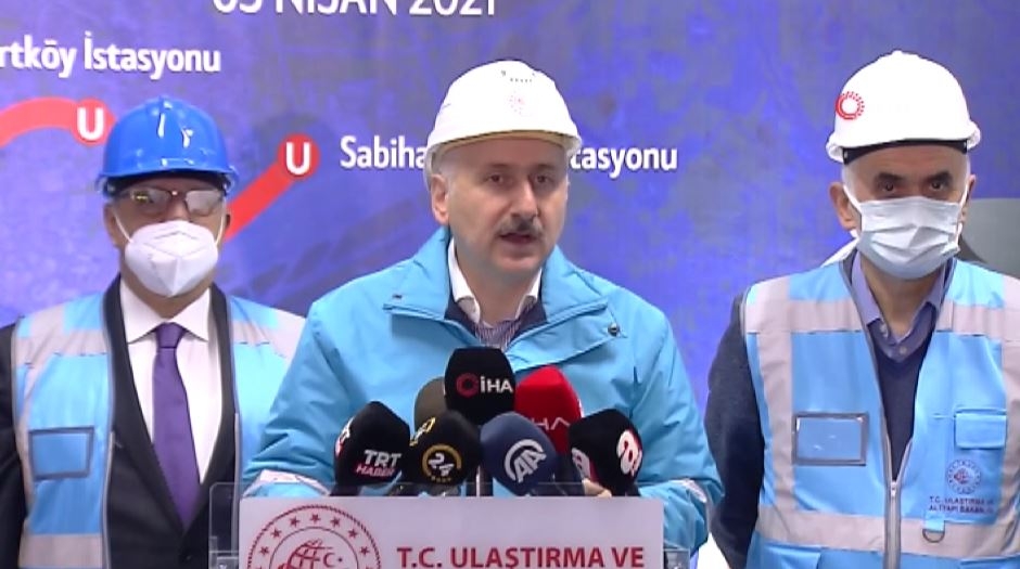 Bakan Karaismailoğlu, Sabiha Gökçen Havalimanı Metro Projesi’nin ilk ray kaynak törenine katıldı