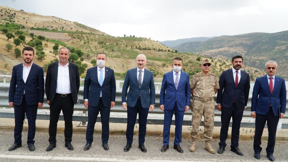 Bakan Karaismailoğlu Siirt’te yol çalışmalarını inceledi