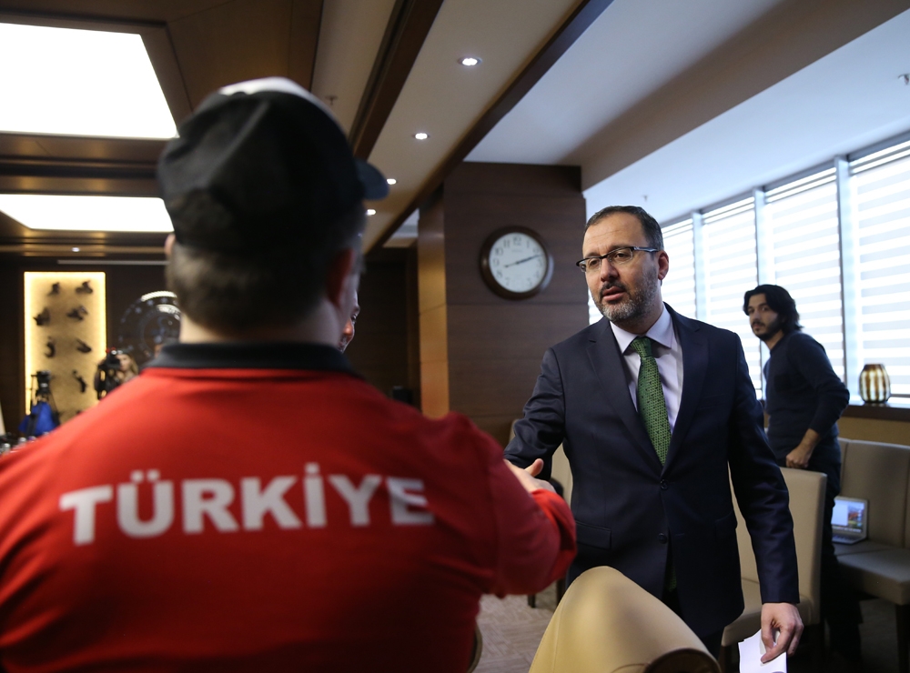 Bakan Kasapoğlu, Avrupa Ve Dünya Şampiyonu Olan Özel Sporcuları Ağırladı