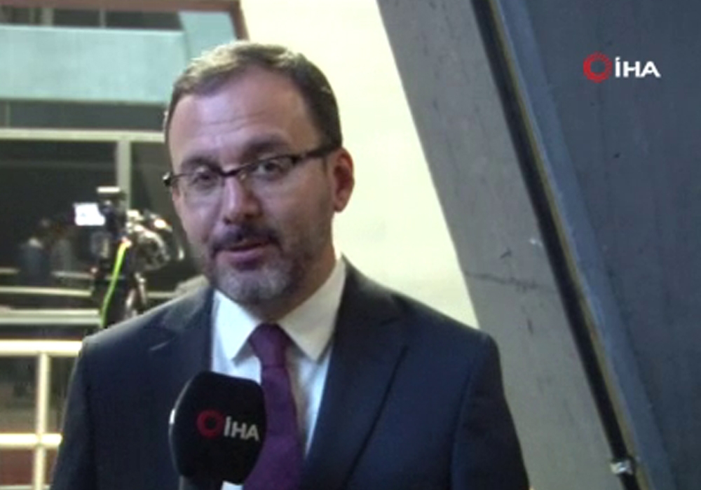 Bakan Kasapoğlu: Oyuncularımızı, Hocamızı Ve Federasyonumuzu Tebrik Ediyorum