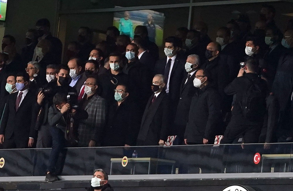 Bakan Kasapoğlu ve başkanlar tribünde