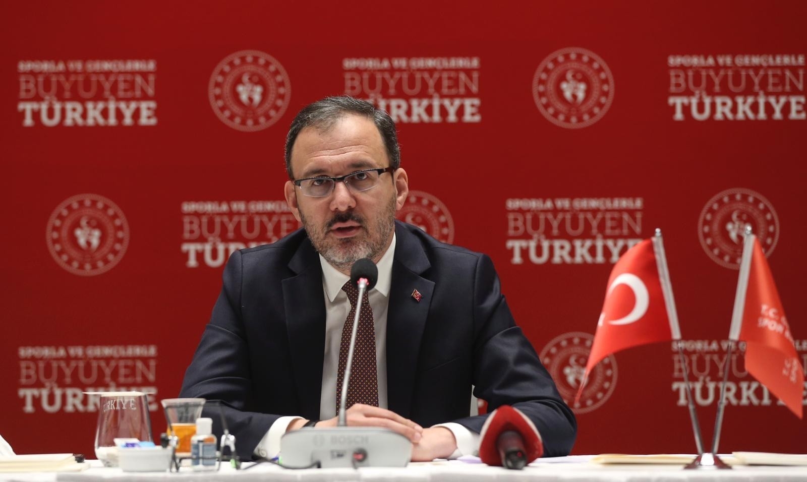 Bakan Kasapoğlu’ndan İrem Karamete’ye tebrik