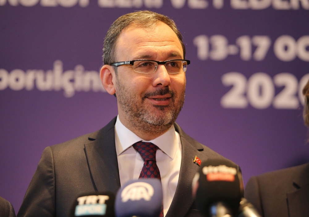 Bakan Kasapoğlu’ndan milli karatecilere tebrik