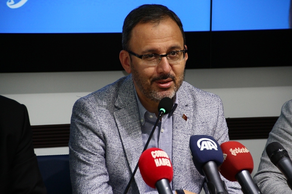 Bakan Kasapoğlu’ndan Milli Motosikletçilere tebrik