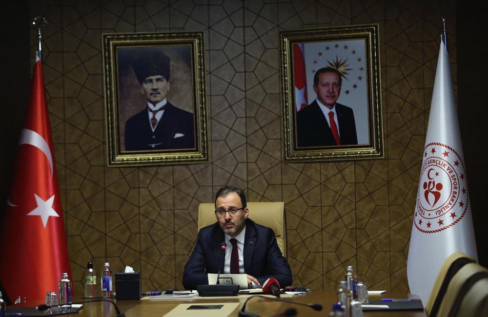 Bakan Kasapoğlu’ndan özel sporculara tebrik