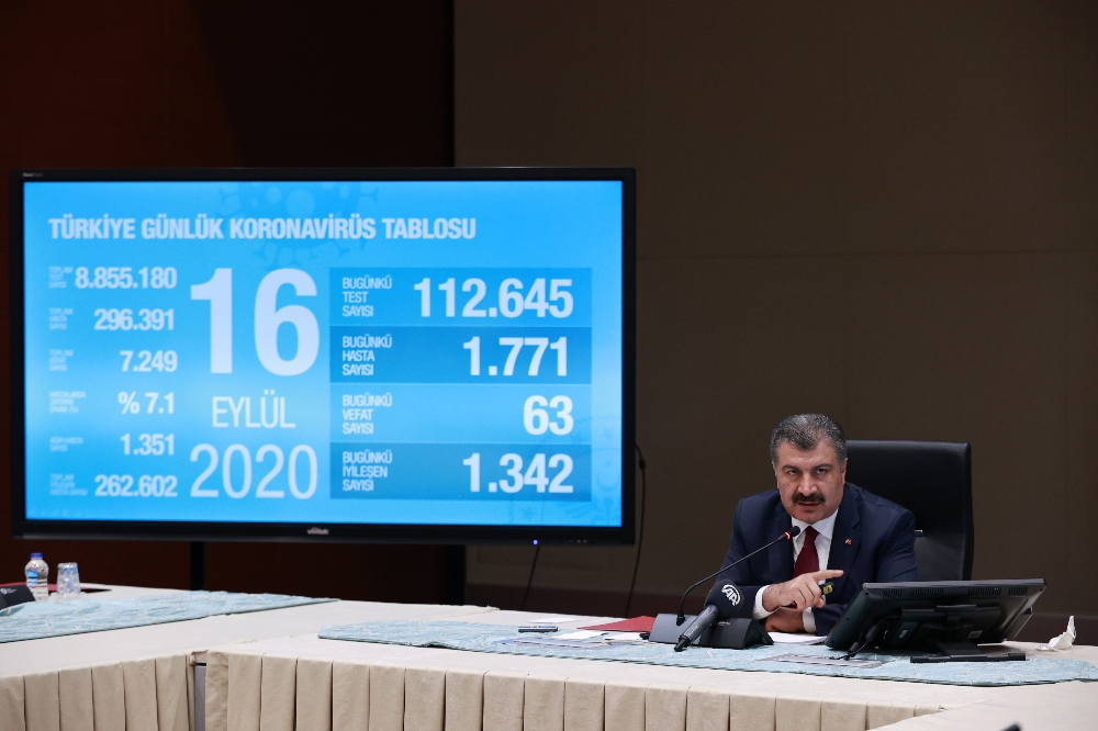  Bakan Koca: “1 ay sonra uygulanan bu aşının etkinliğini görmüş olacağız”