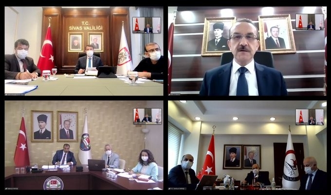 Bakan Koca 4 ilin valisiyle toplantı yaptı