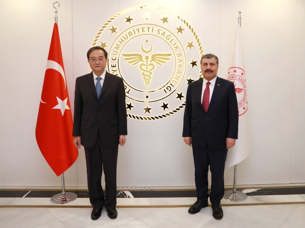 Bakan Koca Çin Büyükelçisi ile görüştü