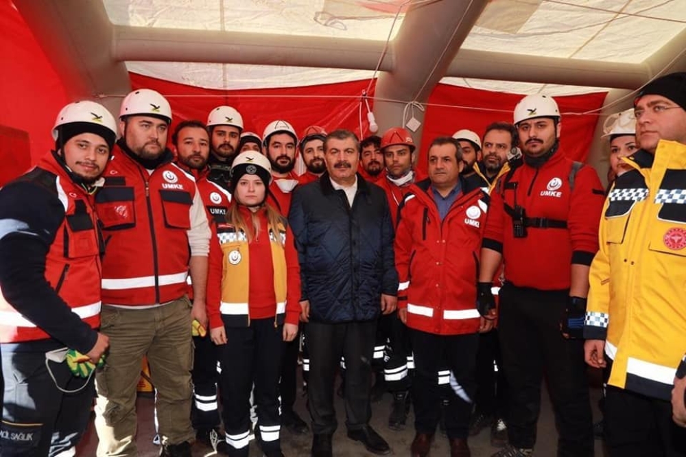 Bakan Koca, Elazığ’daki Kırklareli UMKE ekibinin çalışmalarını inceledi