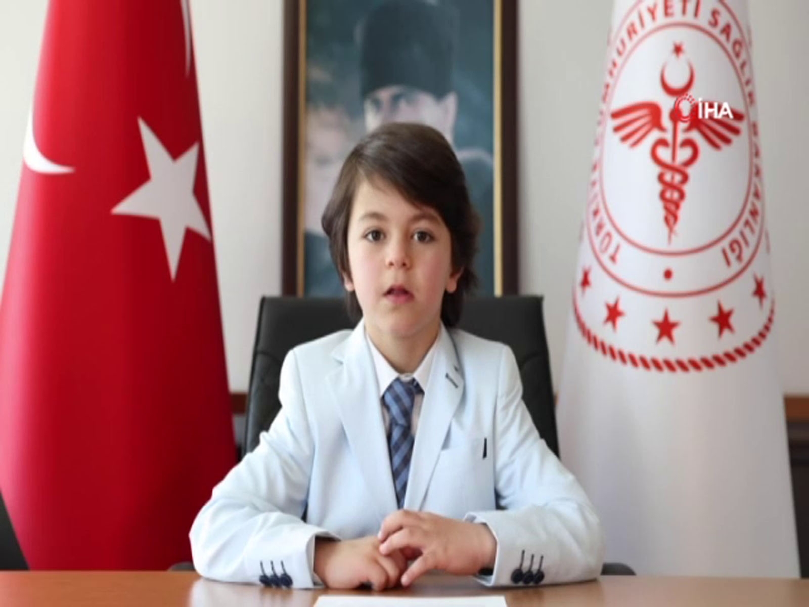 Bakan Koca’dan “23 Nisan’da koltuğunu torununa bıraktı” iddialarına cevap