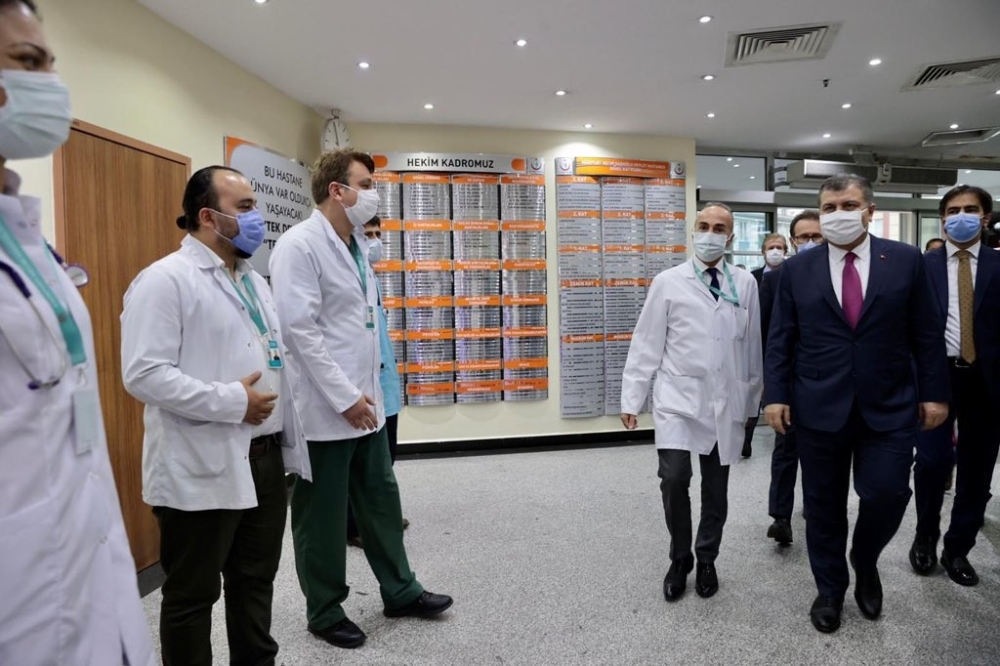 Bakan Koca’dan hastaneleri ziyaret paylaşımı