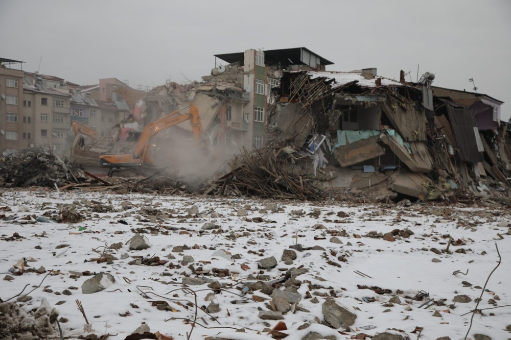 Bakan Kurum: “Bir yıl içerisinde projelerimizi tamamlayıp Elazığ’ımızı sıkıntıdan kurtaracağız”