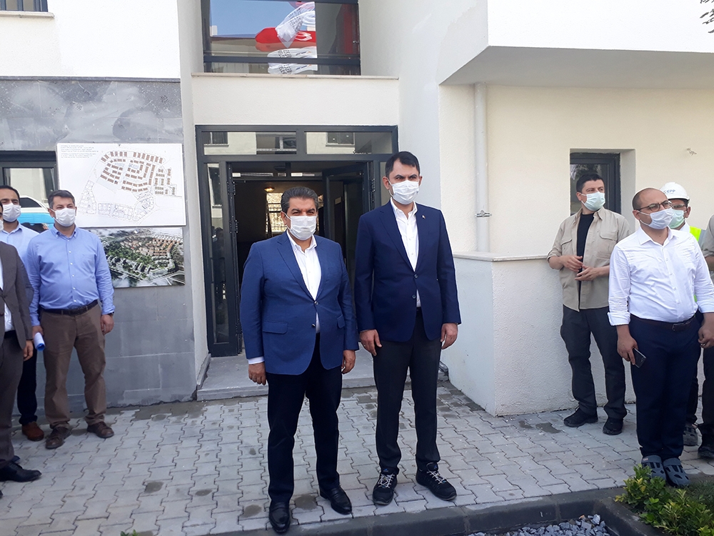 Bakan Kurum Esenler’de kentsel dönüşüm konutlarını inceledi