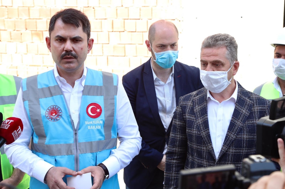 Bakan Kurum, Gaziosmanpaşa’da kentsel dönüşüm alanlarını inceledi