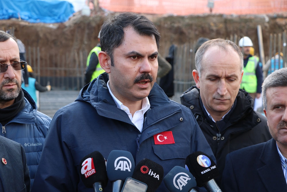 Bakan Kurum: “Van’da hasar tespiti için tüm birimlerimiz seferber oldu