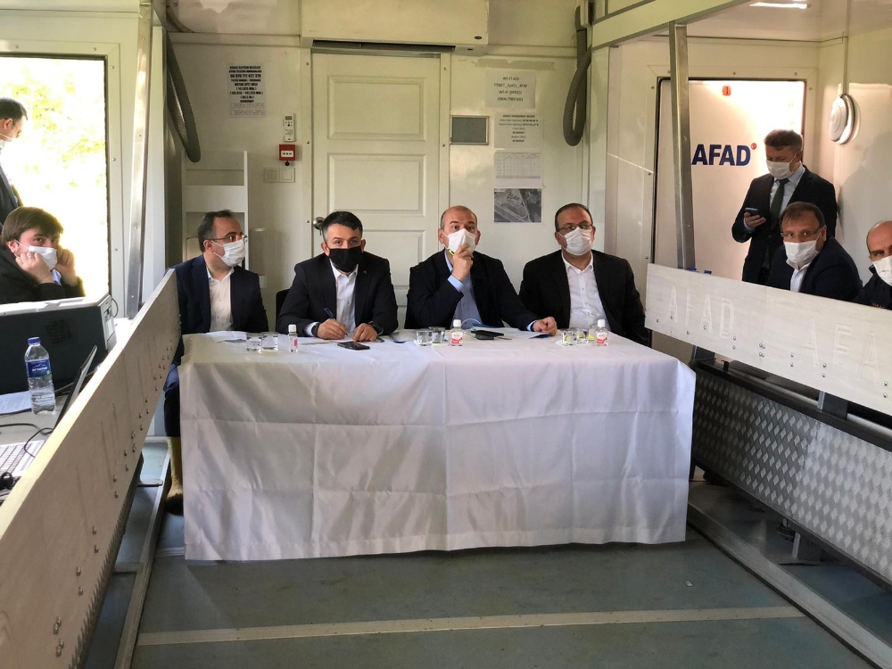 Bakan Pakdemirli: “5 ilçe 43 köyde 25 bin dekar arazi selden etkilendi”