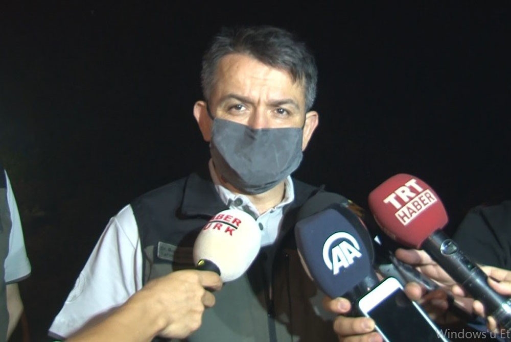 Bakan Pakdemirli yangın bölgesinde