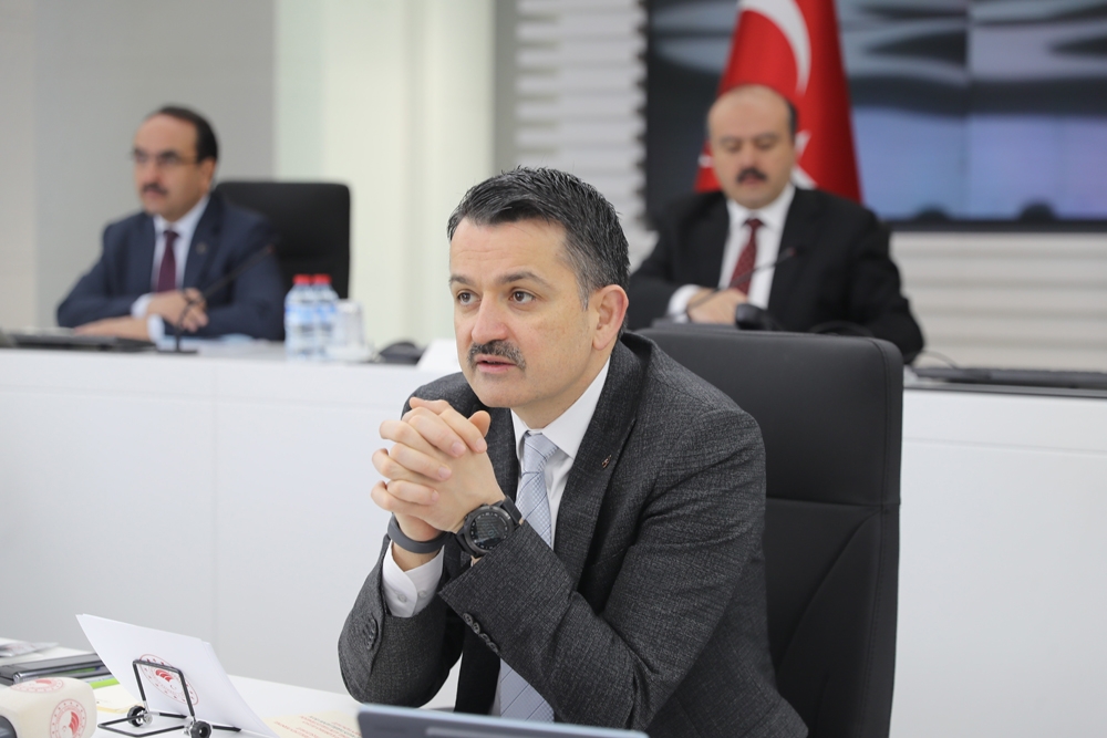 Bakan Pakdemirli’den atama bekleyen gençlere müjde