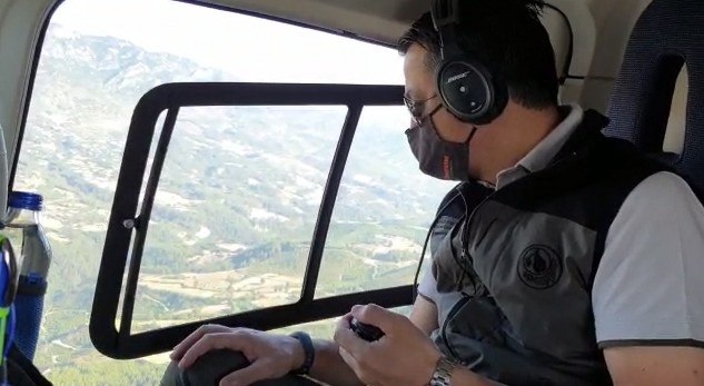 Bakan Pakdemirli,helikopterle yangın bölgesini inceledi