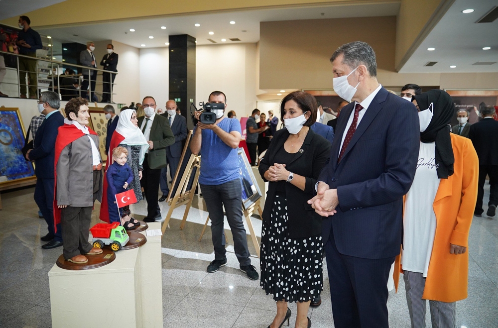 Bakan Selçuk “4. Yılında 15 Temmuz Milli İrade Sergisi” açılışına katıldı