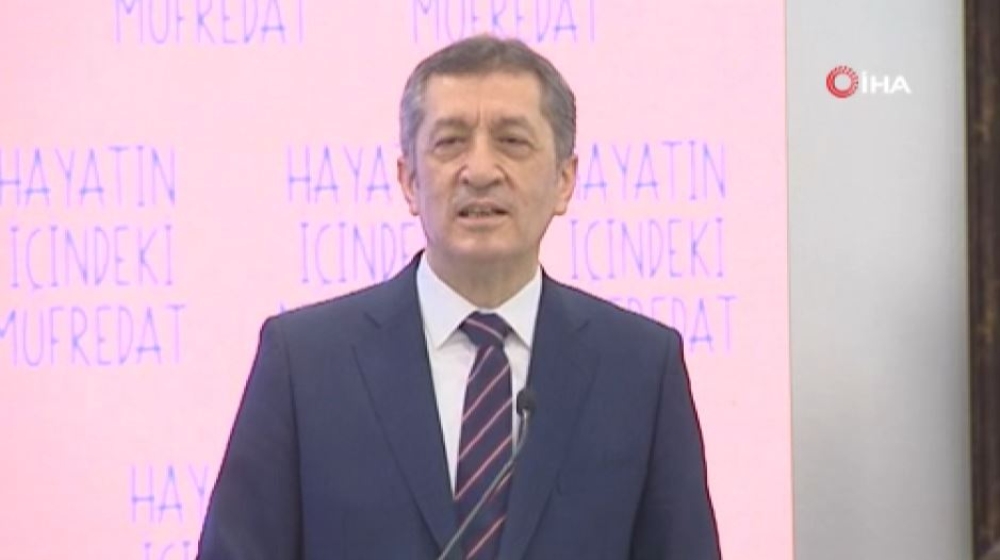 Bakan Selçuk “Hayatın İçindeki Müfredat” el kitabını tanıttı