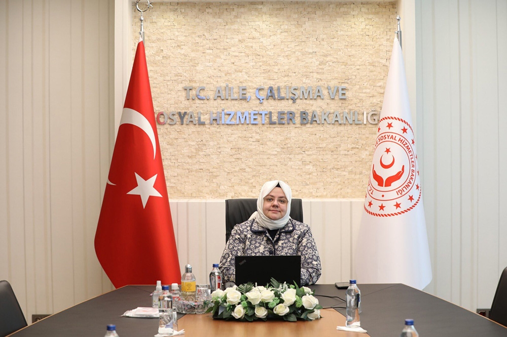 Bakan Selçuk: “İhtiyaç sahibi hanelerde yaşayan 386 bini aşkın dezavantajlı öğrenciye destek sağladık”