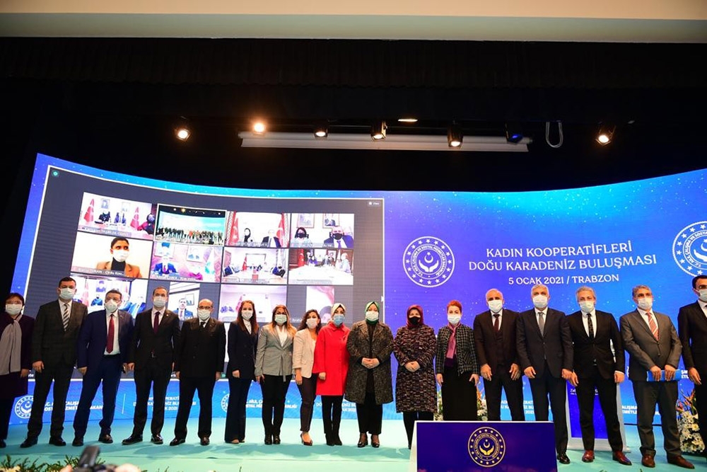 Bakan Selçuk, Kadın Kooperatifleri Doğu Karadeniz Buluşmasına katıldı
